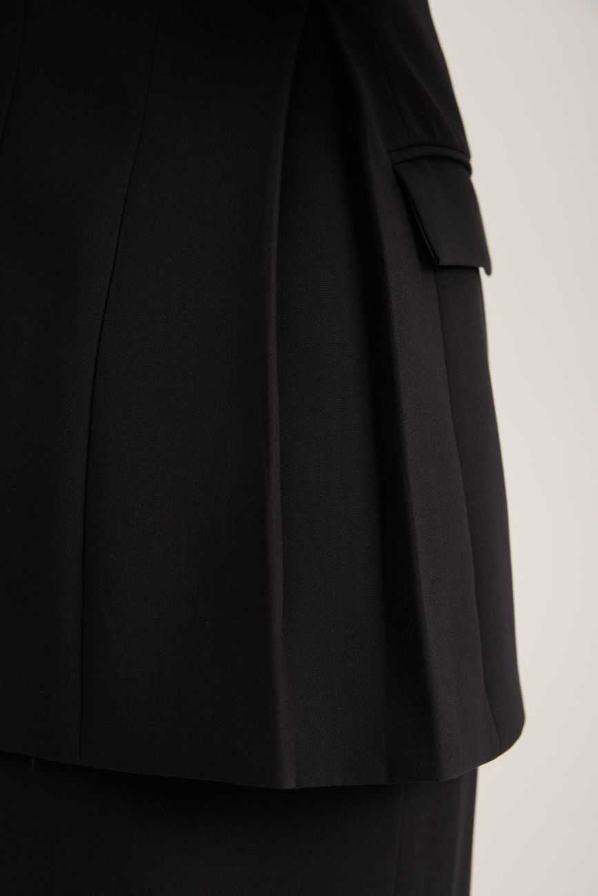 Жакет с объемными плечами, черный