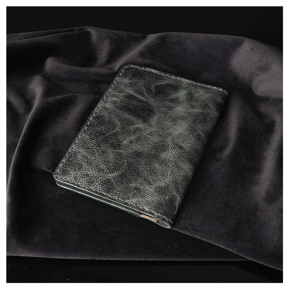 Кожаная обложка на паспорт «Рысь»