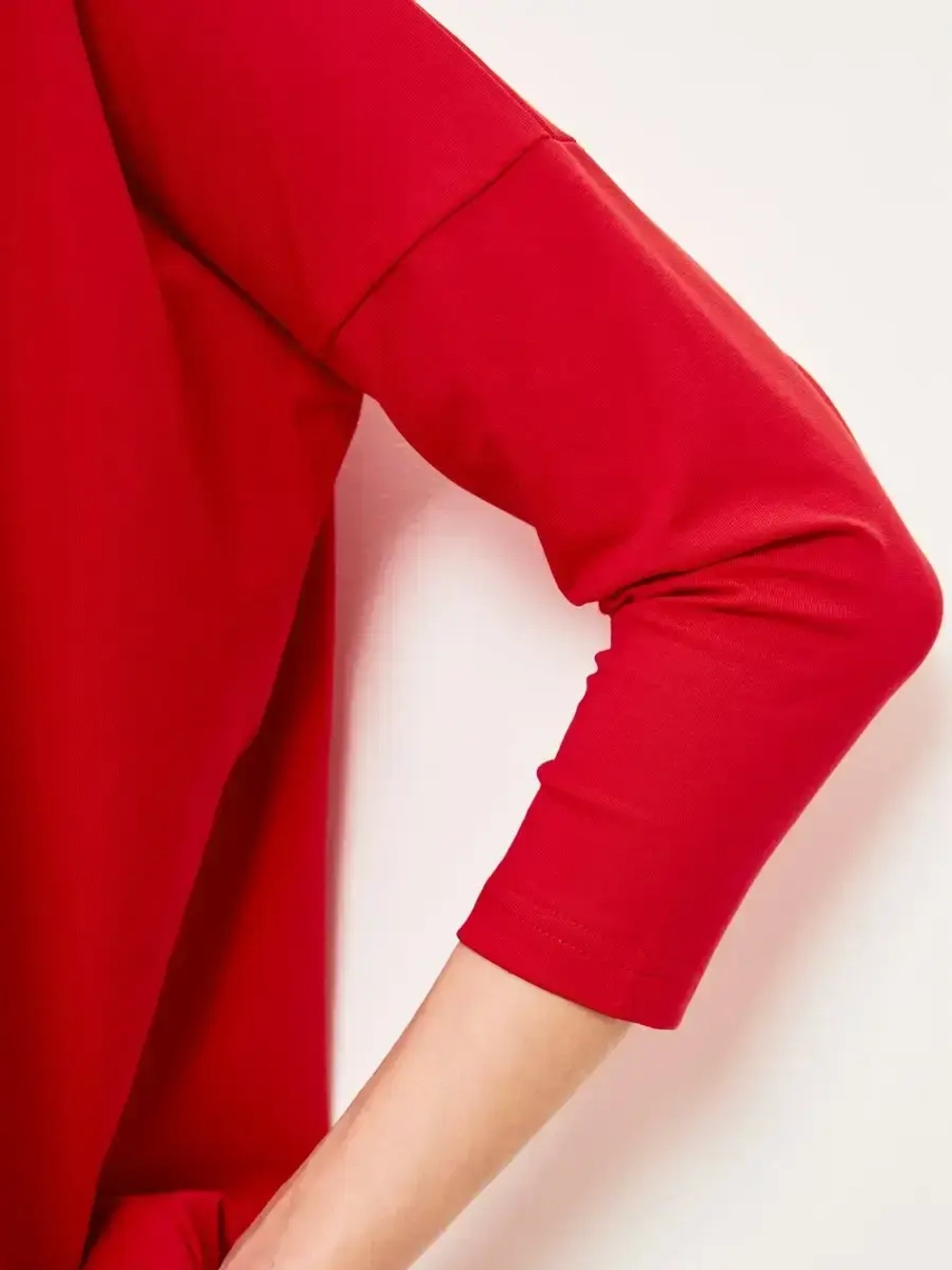 Лонгслив оверсайз с рукавом 3/4