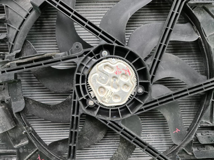 Кассета радиаторов BMW 3er G20 (2018-н.в.)