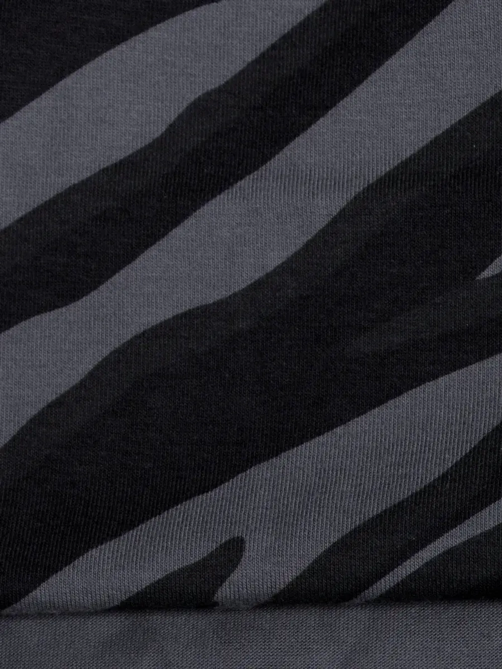 Костюм в садик, футболка и юбка