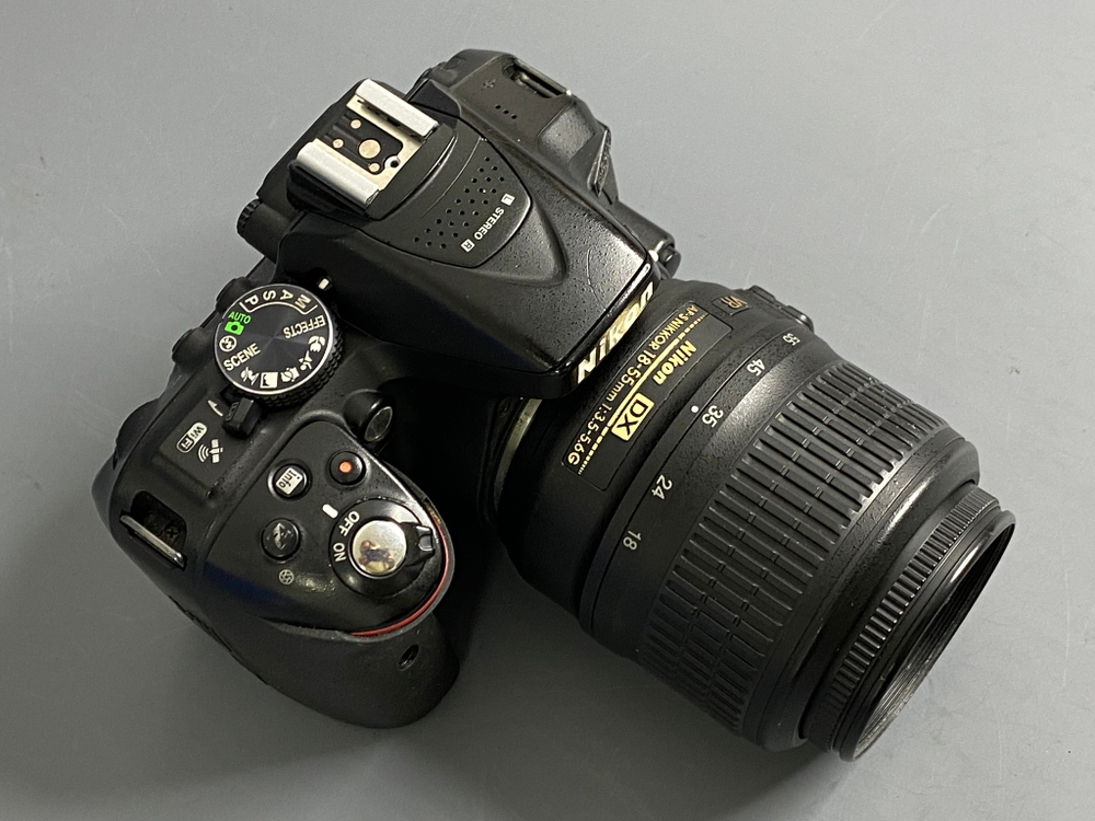 Nikon D5300 kit 18-55mm 3.5-5.6G VR 21.100 кадров