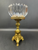 Декоративная ваза на подставке