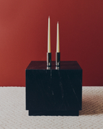 Приставной столик Sorein из черного мрамора 40 x 40 см