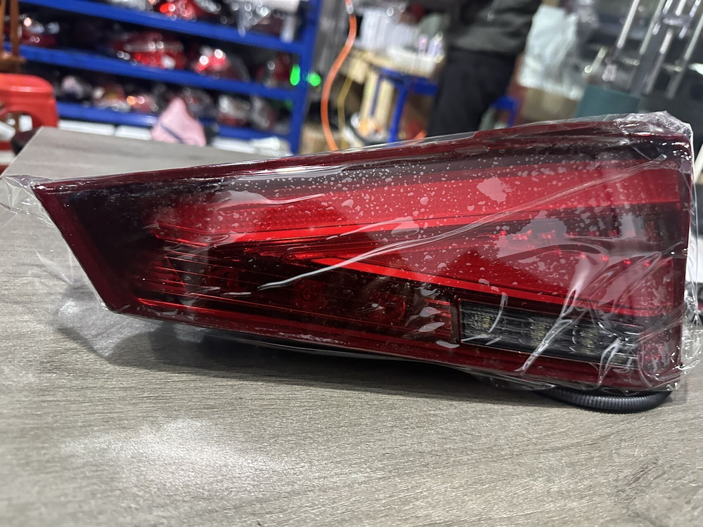 Задние фонари (левый и правый) LED Toyota Crown S220 2015-2019