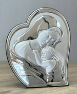 Мария с младенцем, панно в форме сердца, белое дерево 120х150