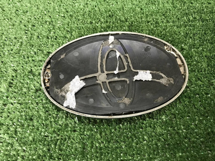 Эмблема крышки багажника Toyota LC Prado 150 17-нв