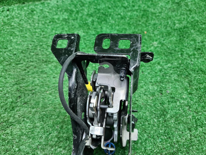 Кронштейн фары левый BMW 3er G20 (2018-н.в.)