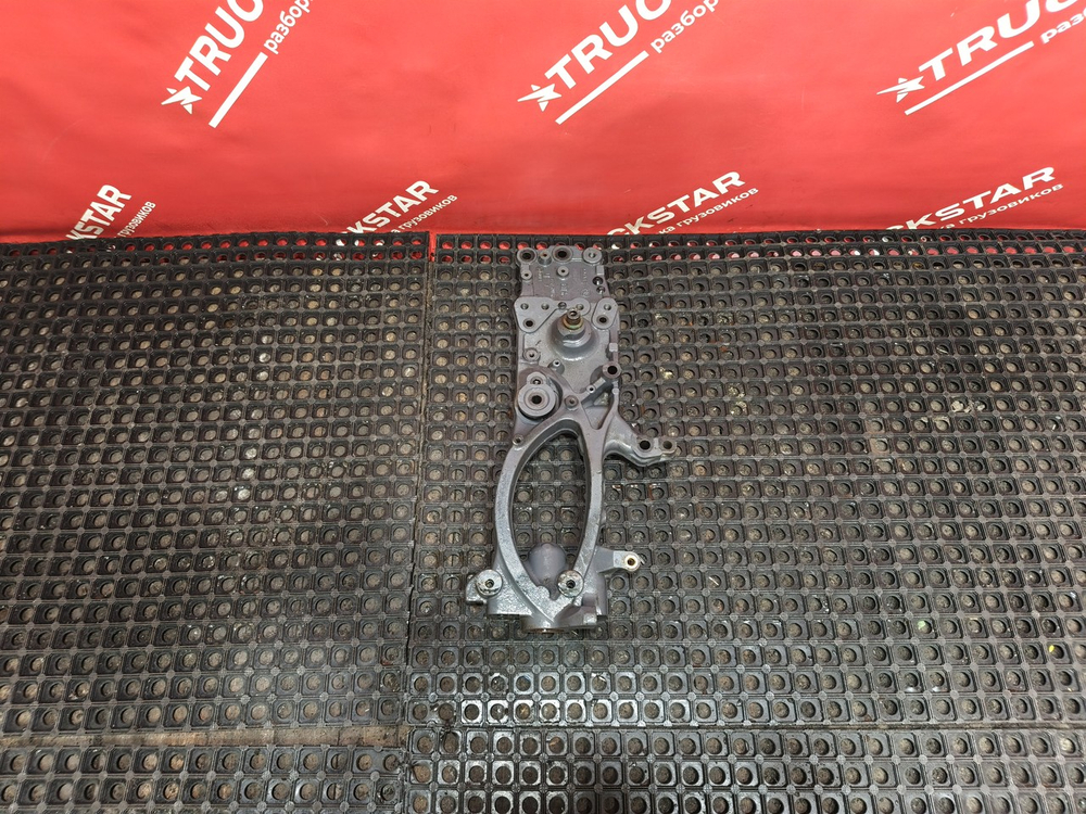 Кронштейн буксировочный правый 2020г.