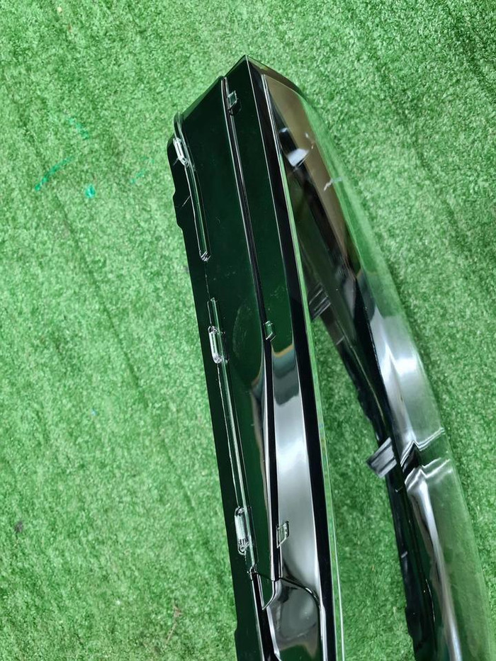 Стекло фары правое BMW 5er G30 (2020-2023)