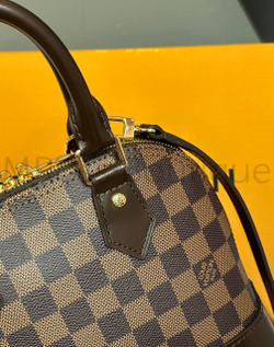 Сумка Alma BB Louis Vuitton из канвы Damier Ebene