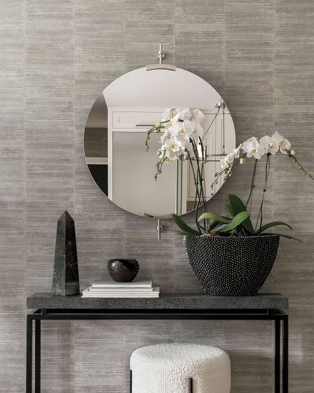 Серебрянное настенное зеркало “Олеан”