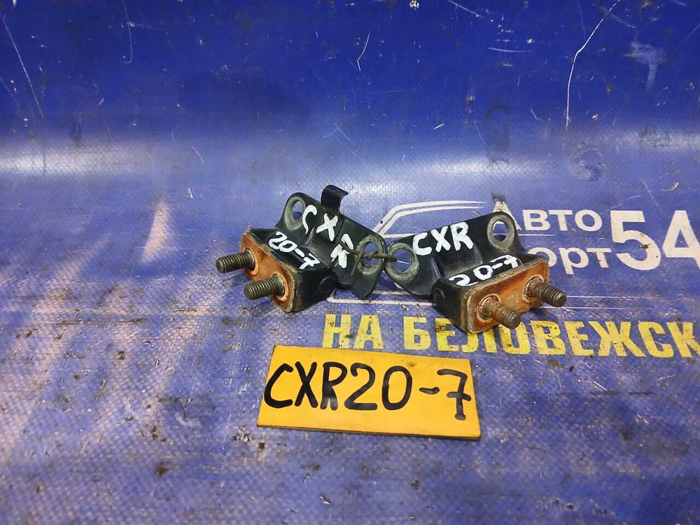 Петля багажника TOYOTA ESTIMA 1995