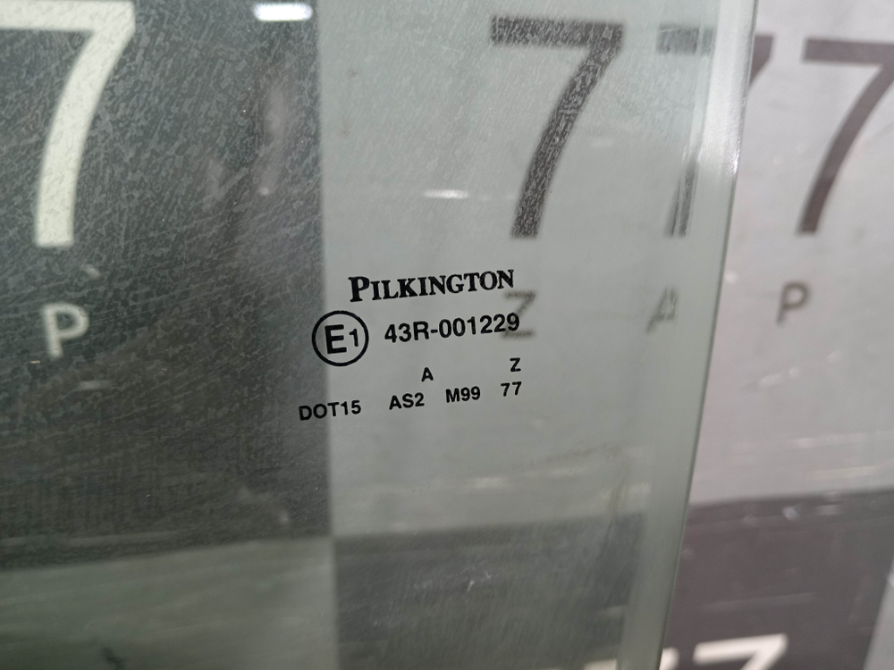 Стекло двери передней левой Mitsubishi ASX 10-нв Б/У Оригинал 5706A465