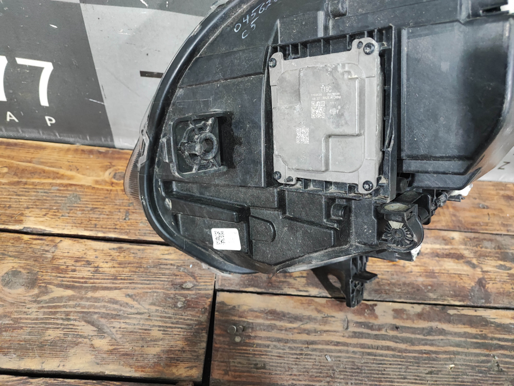 Фара правая LED Omoda C5 22-нв Б/У Оригинал 605000531AA