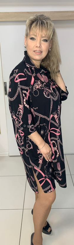 Платье-туника с ярким принтом