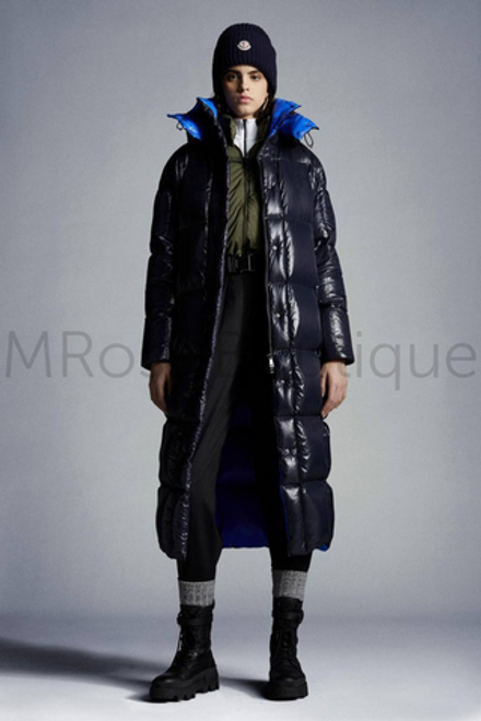 Женское пуховое пальто Moncler Parnaiba (Монклер) с отстегивающимся капюшоном