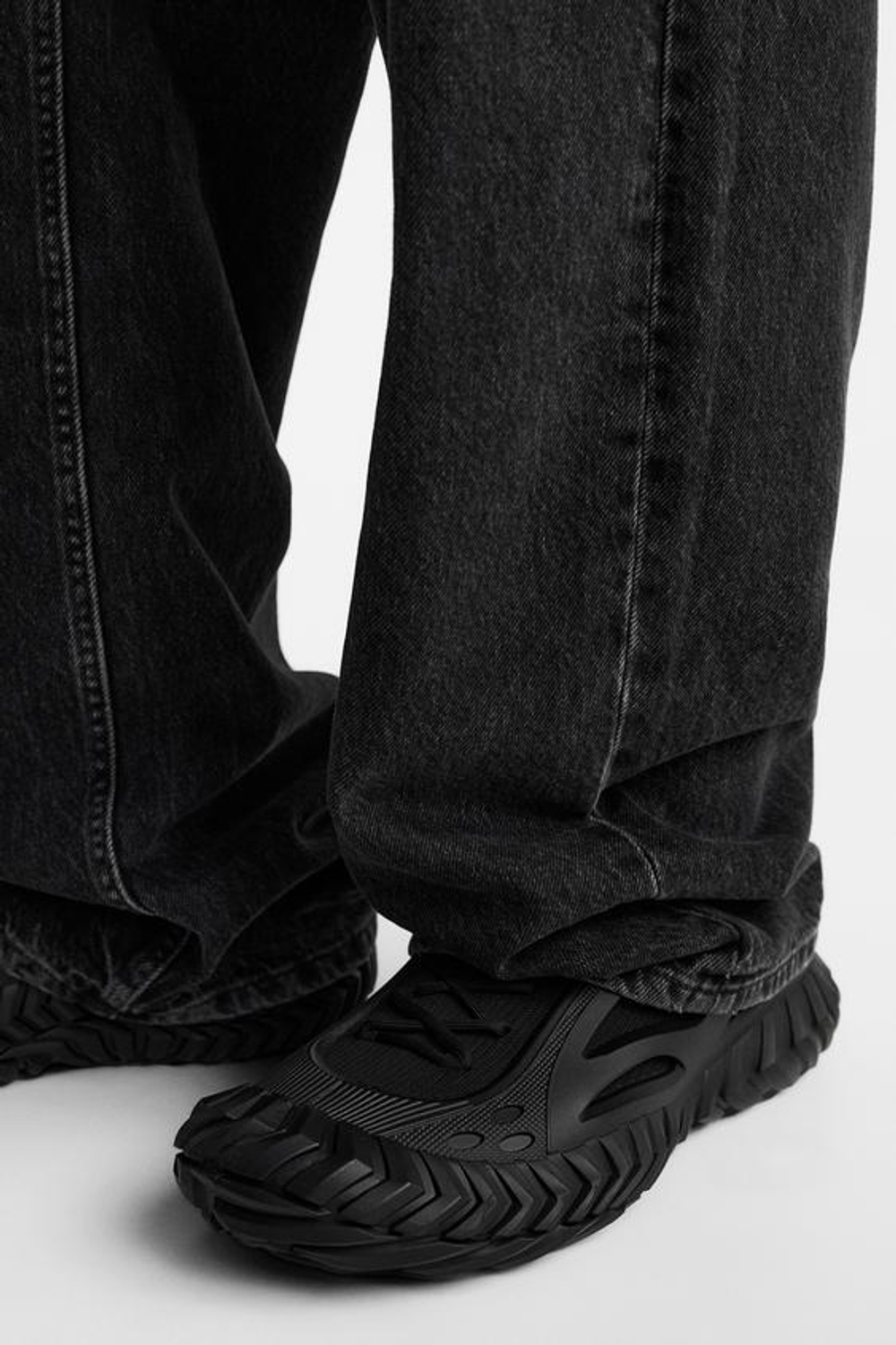 ZARA КРОССОВКИ С РЕЛЬЕФНОЙ ПОДОШВОЙ, ЧЕРНЫЙ