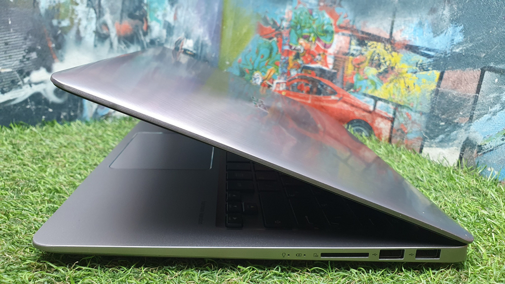 Ноутбук ASUS i3-7/8Gb/FHD/Zenbook UX310UA-FB1102T