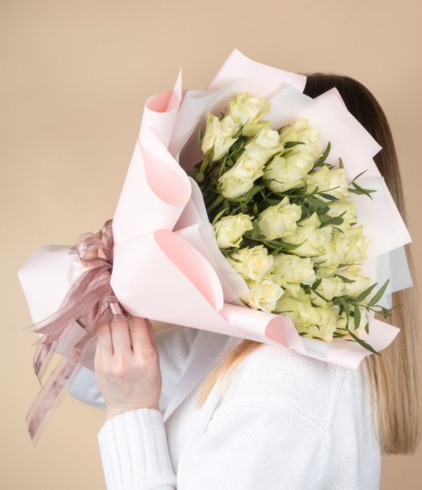 Букет из роз Атена с фисташкой (в упаковке)