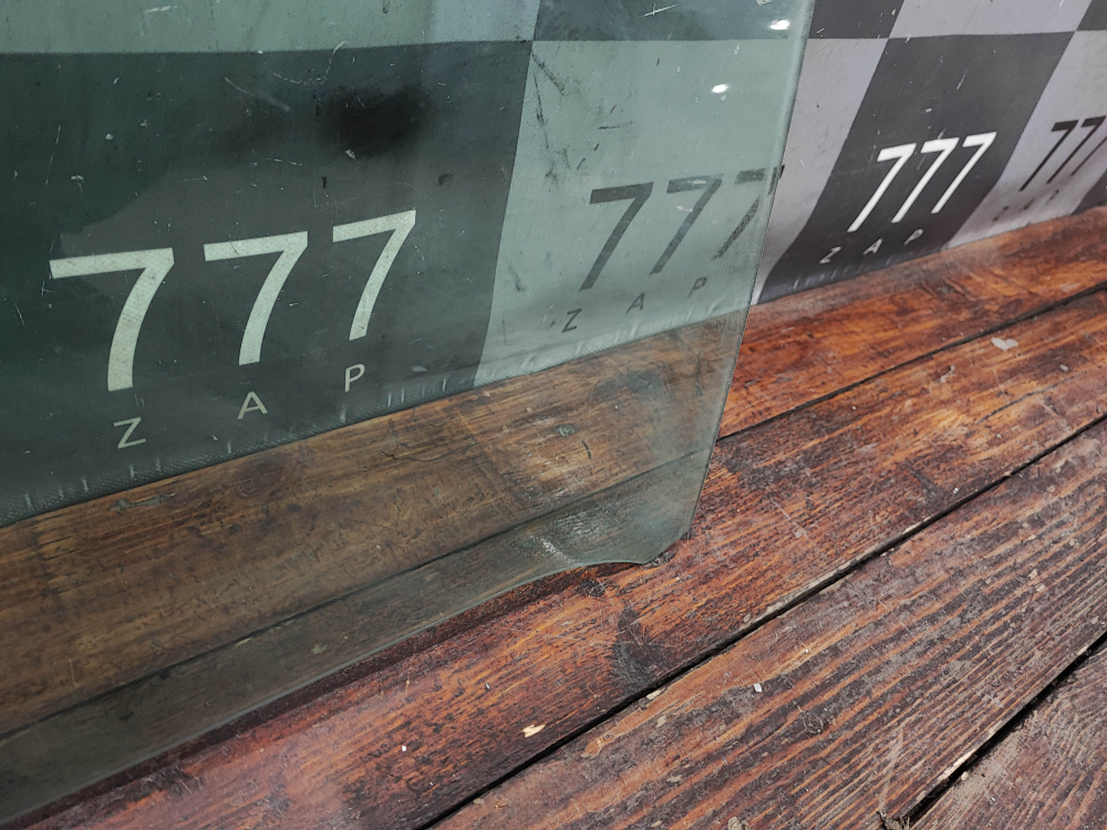 Стекло двери передней правой Renault Kaptur 16-22 Б/У Оригинал 803001742R