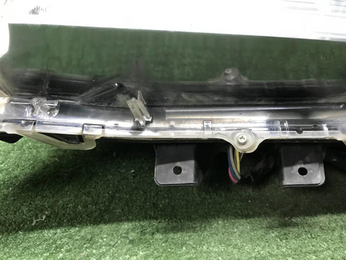 Битая Фара левая Toyota Land Cruiser 200 15-21 LED