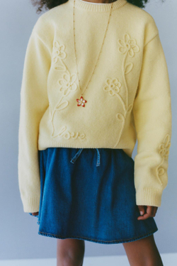 ZARA ТРИКОТАЖНЫЙ ДЖЕМПЕР С ЦВЕТАМИ ИЗ ШНУРА, ЖЕЛТЫЙ