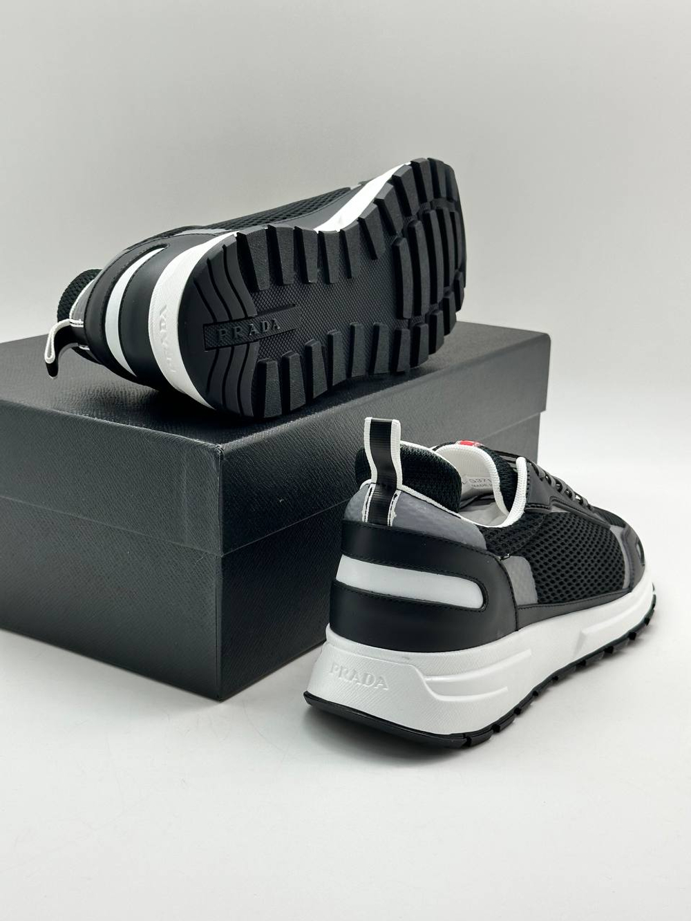 Кроссовки Prada