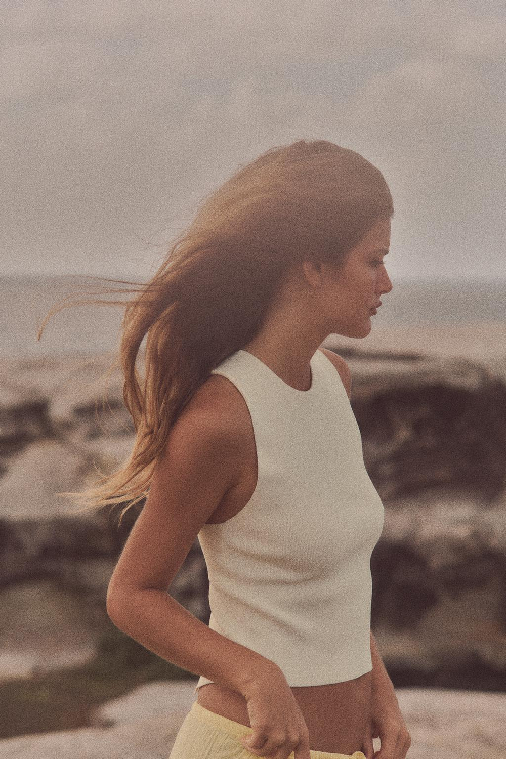 ZARA ТРИКОТАЖНЫЙ ТОП С ВЫРЕЗОМ НА СПИНЕ, ЭКРЮ