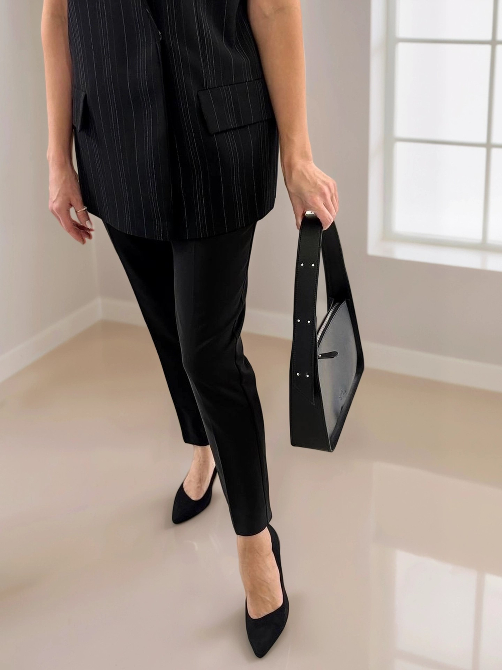 Louis Lefevre Сумка женская натуральная кожа через плечо багет черная