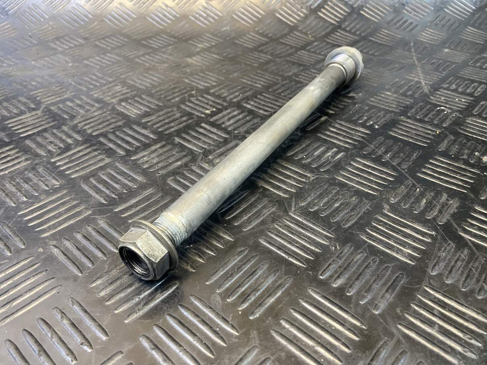 Ось маятника Suzuki GSR400 (GK7DA)