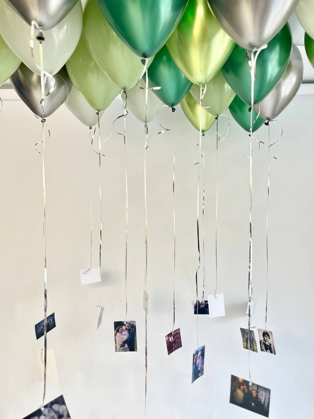 Зеленые воздушные шары под потолок с фото №1561