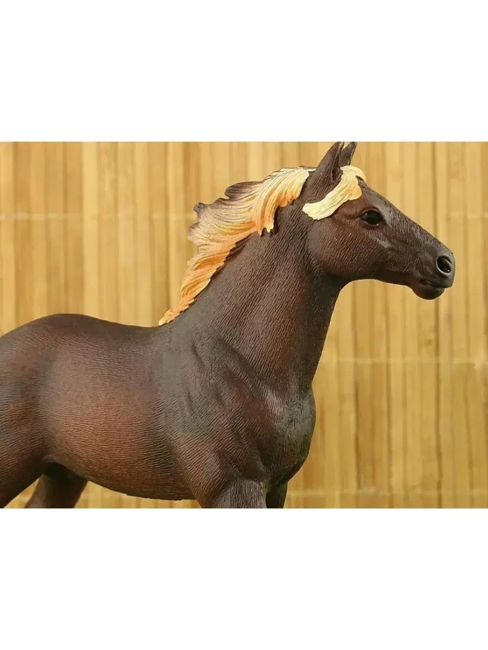 Фигурка Мустанг жеребец Schleich 13805