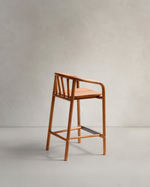Полубарный стул для улицы Turqueta из дерева, высота 65 см