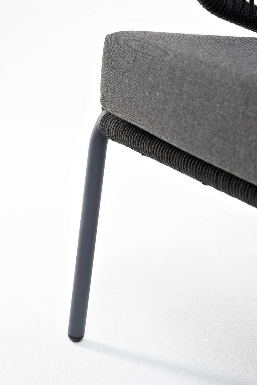 "Милан" диван 3-местный плетеный из роупа, каркас алюминий темно-серый (RAL7024) муар, роуп темно-серый круглый, ткань темно-серая 027