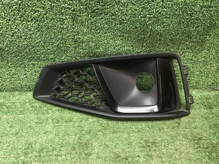 Накладка ПТФ левая Audi A4 B9 (2018-2019) S-line