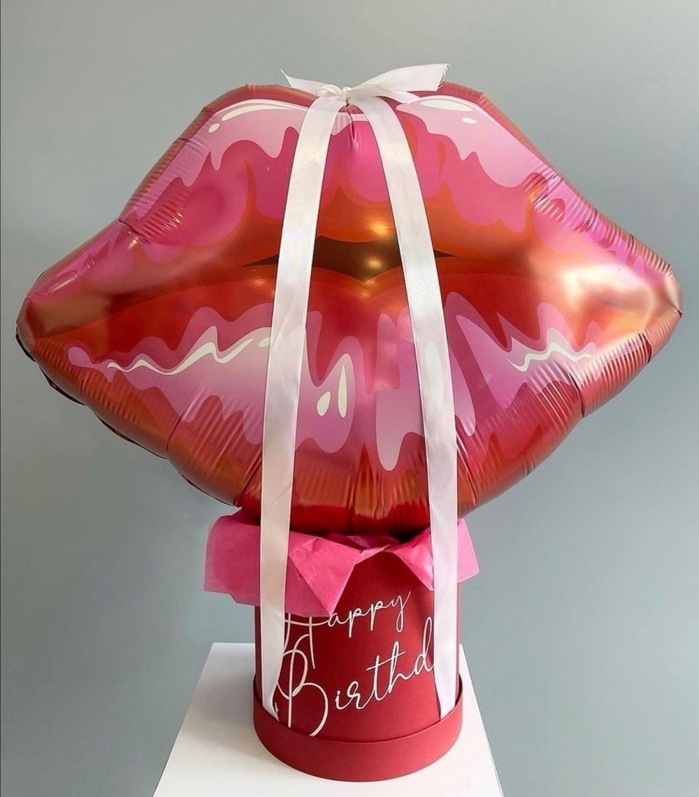 Баблобокс Шар с деньгами Губы