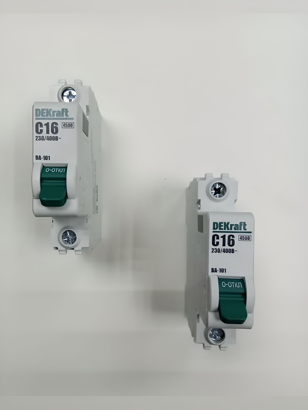 Автоматический выключатель 1-пол. 16А тип C 4,5кА серия ВА-101 DEKraft (2шт)