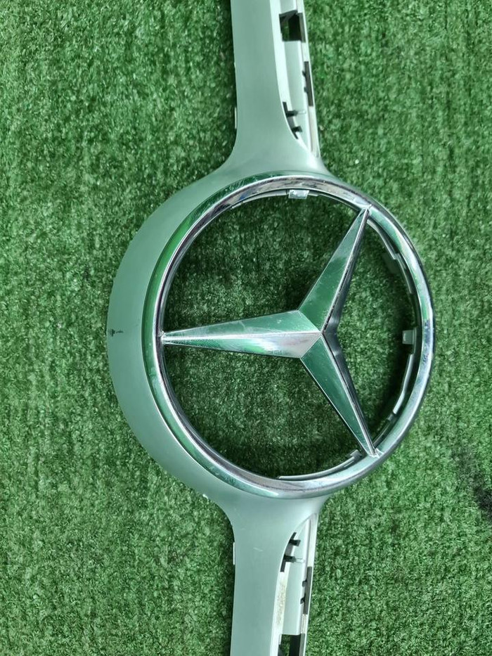 Накладка решетки радиатора Mercedes E C238 (16-21)