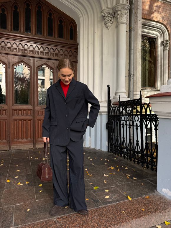 Костюм в полоску синий