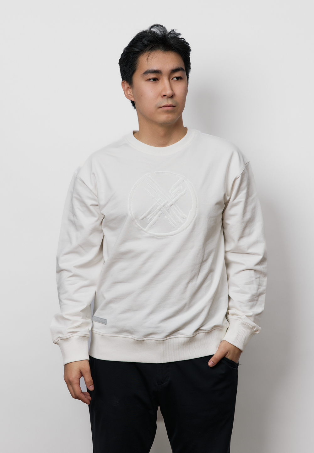 Свитшот SHANYRAQ APPLIQUE WHITE