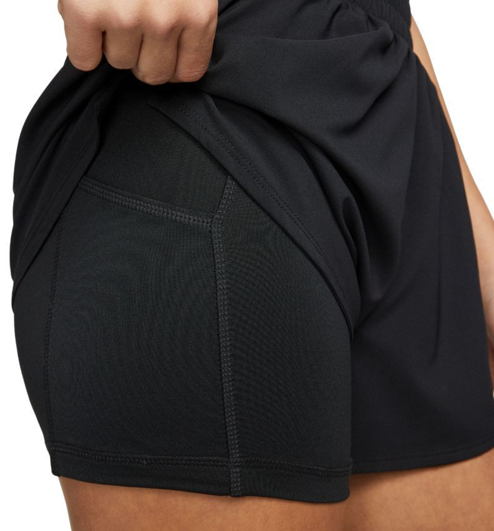 Женские Шорты теннисные Nike Dri-Fit One Shorts - черный