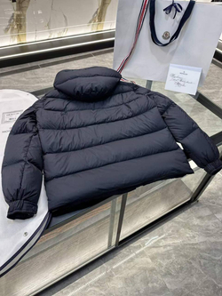 Пуховик Moncler