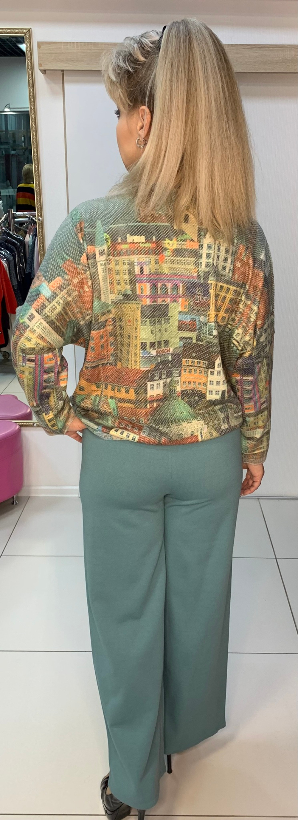 Трикотажные брюки на резинке