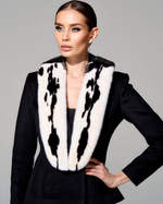 Приталенный жакет "Констанция" из 100% кашемира с меховой отделкой