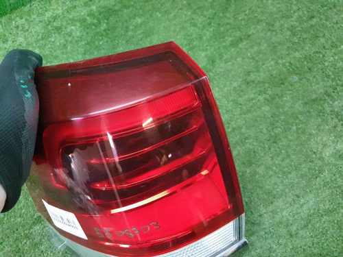 Фонарь левый внешний Toyota Land Cruiser 200 (2015-2021)