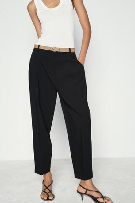 ZARA БРЮКИ С ЗАЩИПАМИ И РЕМНЕМ, ЧЕРНЫЙ