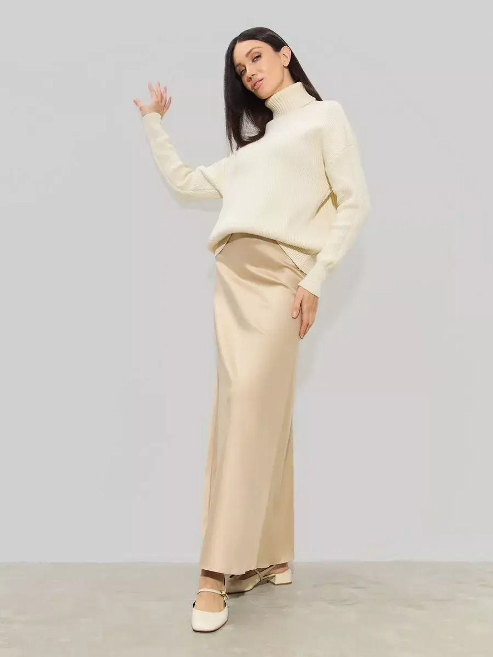 Юбка весенняя, атласная плотная ткань, шелковая на резинке