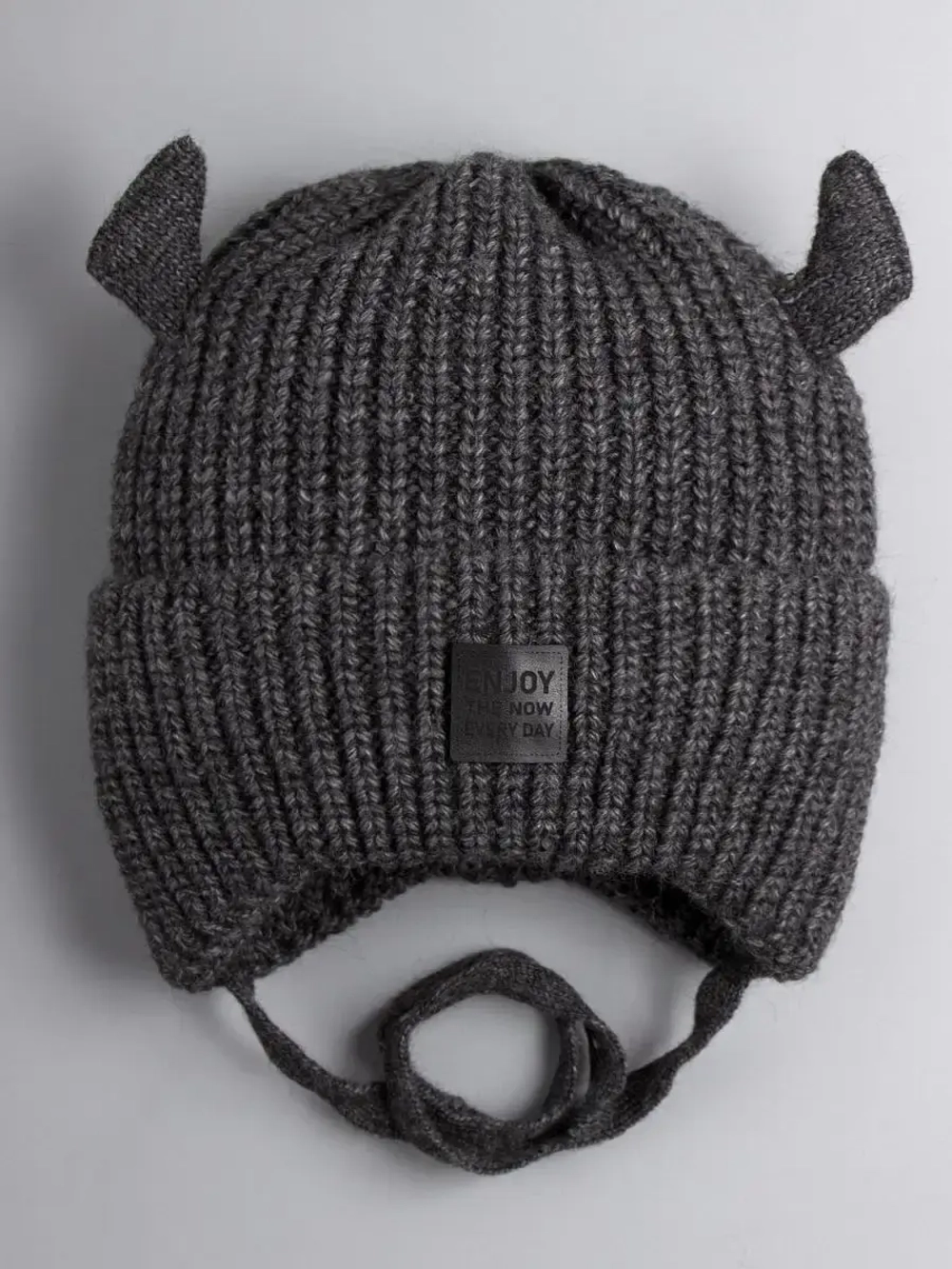 Шапка вязаная с ушками для детей