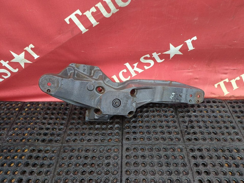 Кронштейн пневморессоры левый 2017 г.